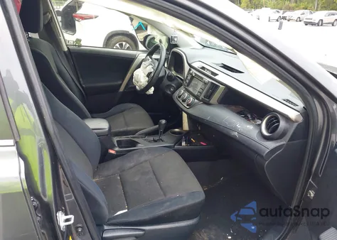 2015 Toyota Rav4 Le z USA, uszkodzony, nr VIN JTMZFREV2FJ027508